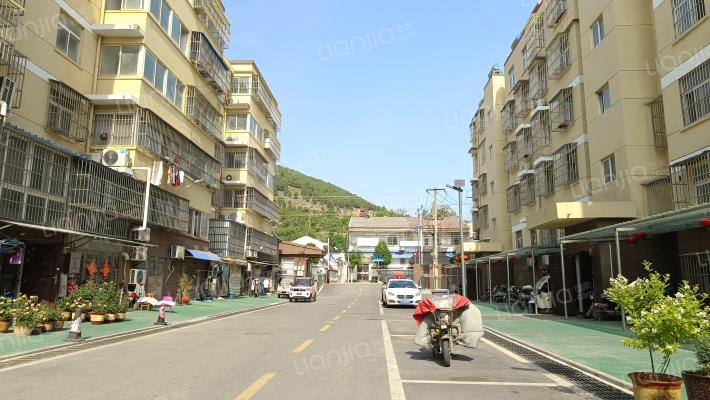 三堡驿居外景图