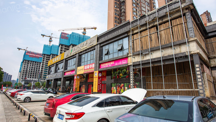 天顶大厦外景图