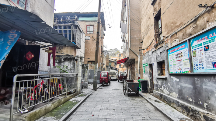 明月池巷外景图