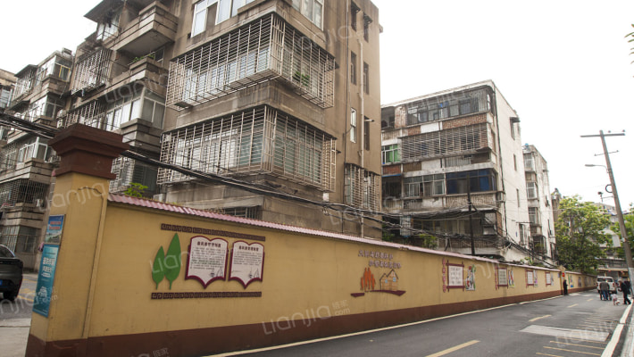 襄阳市规划局测绘院家属院外景图