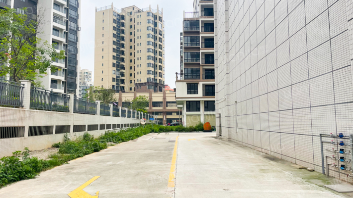 铂顿国际公寓外景图