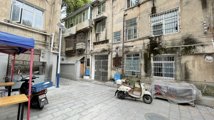 交通局宿舍外景图