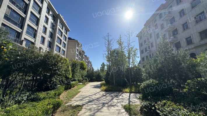 水岸华庭外景图