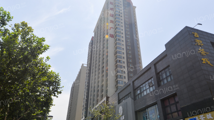 双威迎宾广场外景图