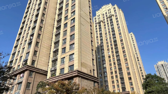 蓝天花园外景图