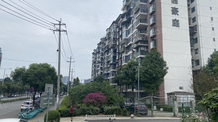 绿茵豪庭A区外景图