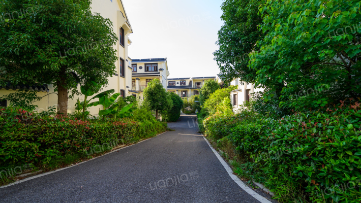 万福山庄外景图