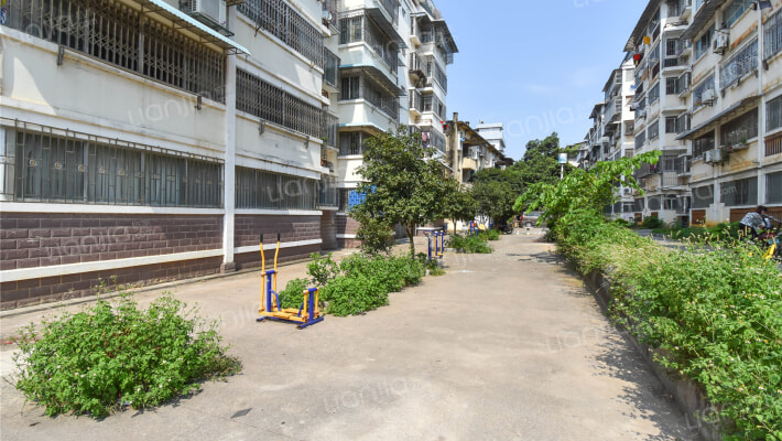 大宇客车公司宿舍外景图