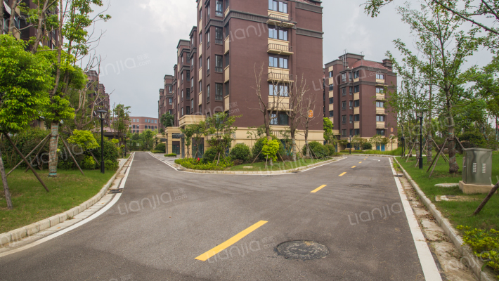 江畔花苑北区外景图