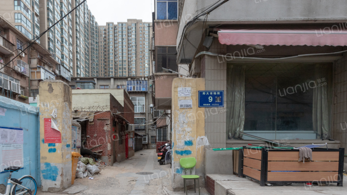 郑大市场街9号外景图