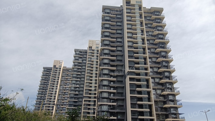 君临天下外景图