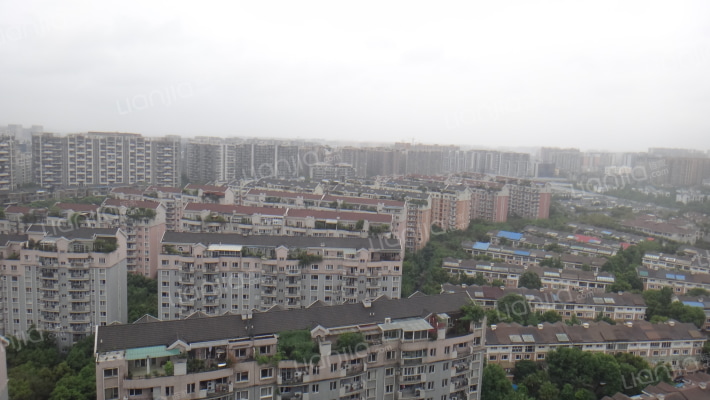 成都花园翠雍华庭外景图