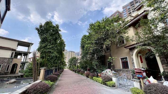 新世纪颐龙湾外景图