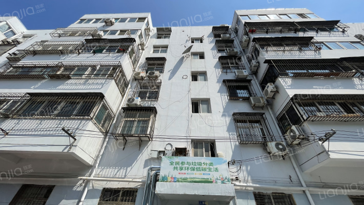 金威商住楼外景图