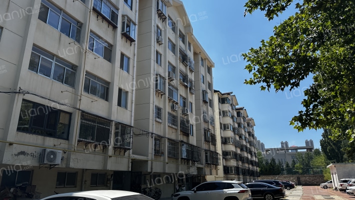 莱山一中家属楼外景图