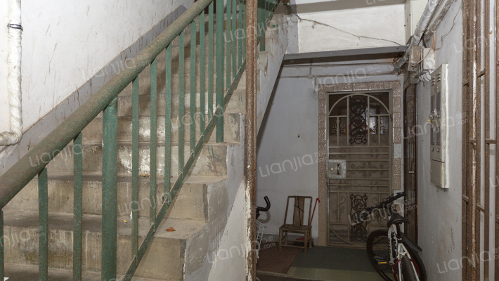 富特三村外景图