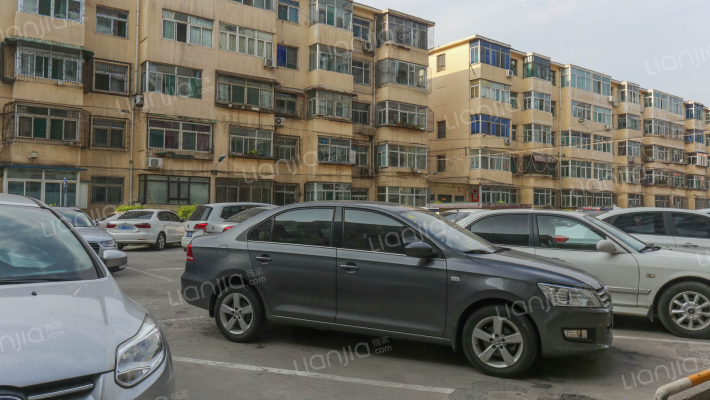 省物产集团三营盘小区外景图