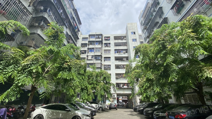 粮所宿舍外景图