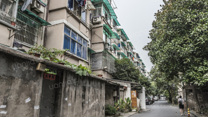 闸弄口铁路宿舍外景图