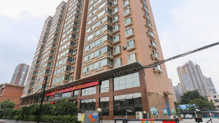 东太堡邮政综合楼外景图