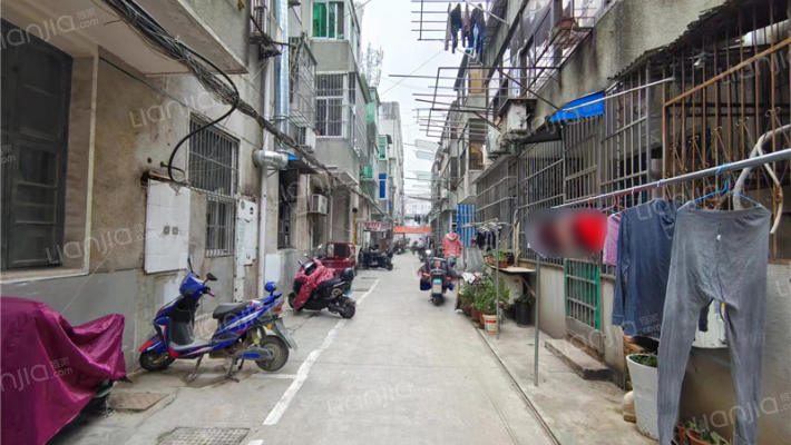 678楼小区外景图