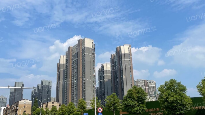 铁机新居外景图