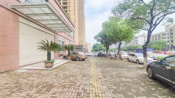 朝阳大众华府外景图