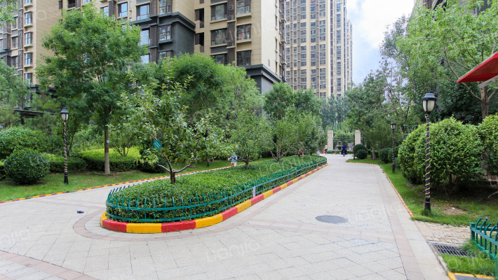 富力华庭B区外景图