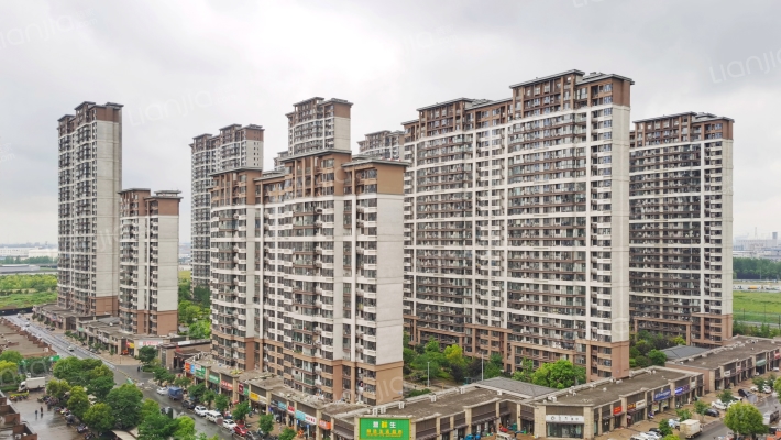 阳光100阿尔勒二期外景图