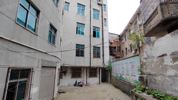 新华书店宿舍外景图