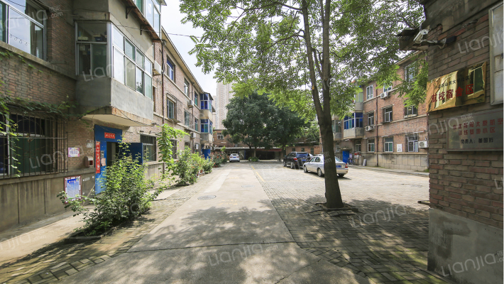 航校宿舍区外景图