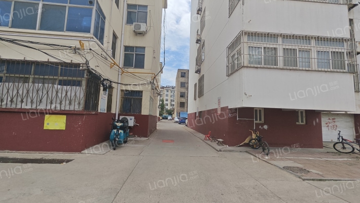 标准件家属楼外景图