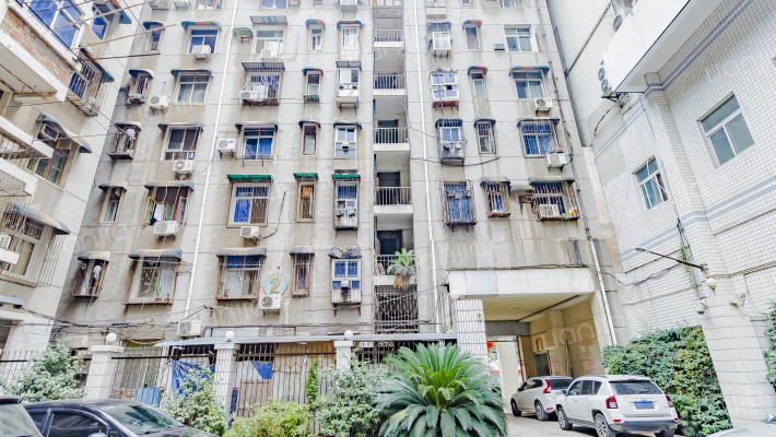 珞狮路240号外景图