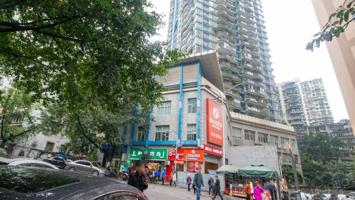 美专校街外景图