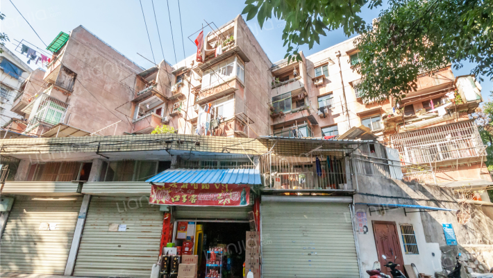 壕埂街12号外景图