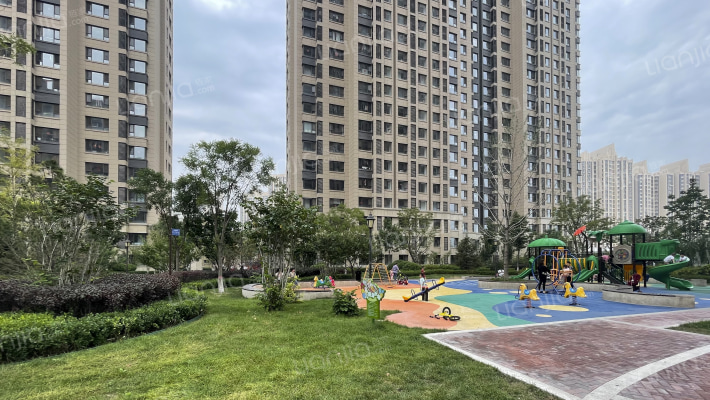 保利金香槟外景图