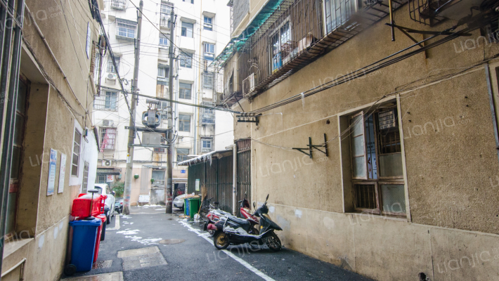 通广宿舍外景图