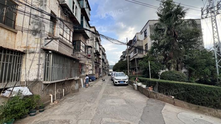 桥钢生活区外景图