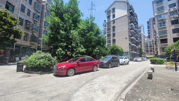 华顺中央城外景图