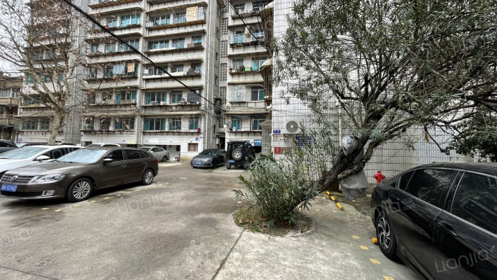 宝山南路588号院外景图