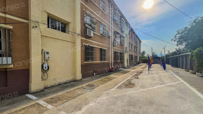 郑重庄637号外景图