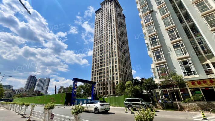 俊发逸天峰北区外景图