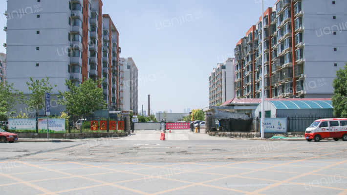 警苑公寓外景图