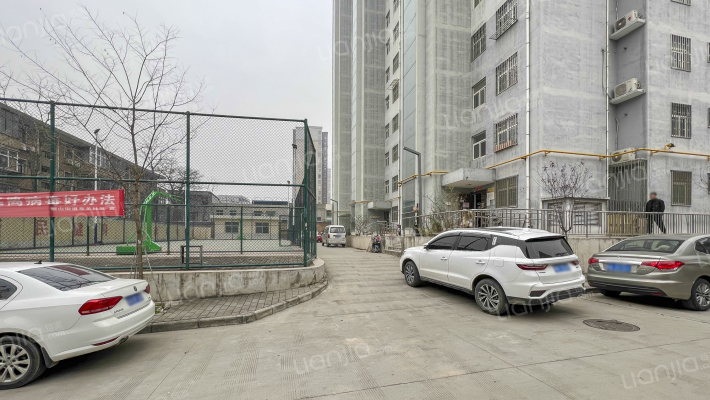 五砂厂家属区外景图