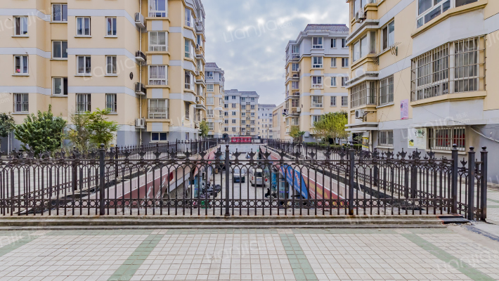 新城市花园外景图