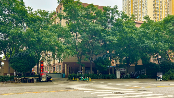 前景花园东区外景图