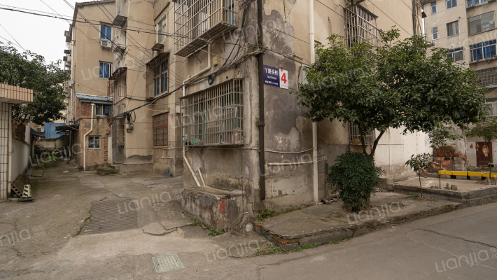 丫路头村外景图