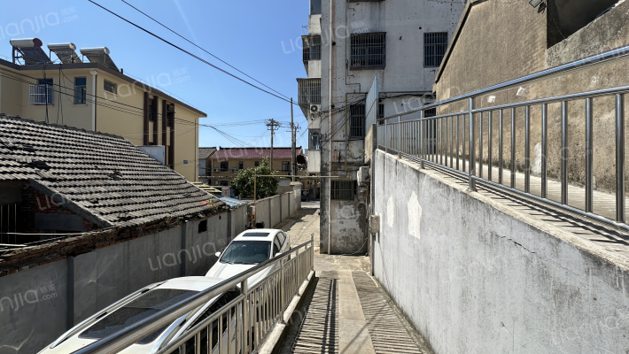 豆制品厂商住楼外景图