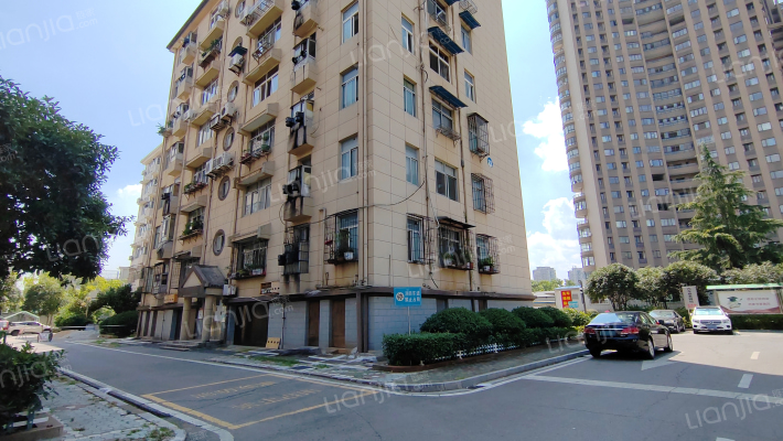 微波楼小区外景图