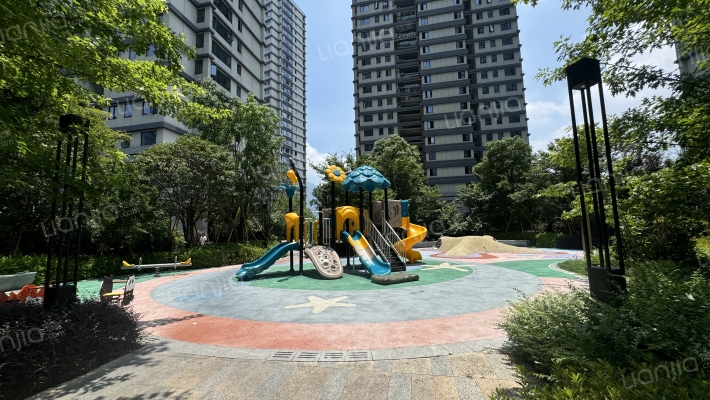 跃龙娄庭外景图